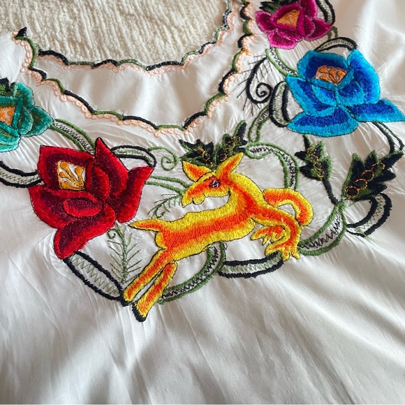 Vintage Mexican Colorful Floral Embroidered White Top Blouse - Picture 6 of 6